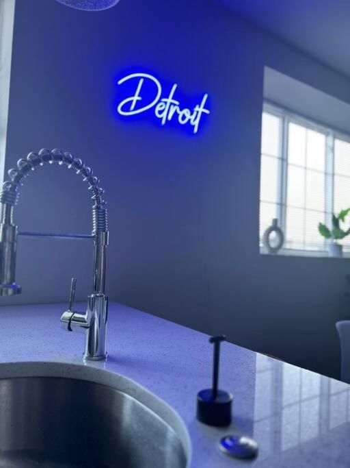 Modern Loft!/Free Parking/Long Stay Friendly! 디트로이트 외부 사진