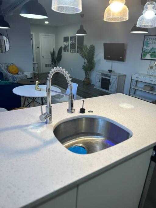 Modern Loft!/Free Parking/Long Stay Friendly! 디트로이트 외부 사진